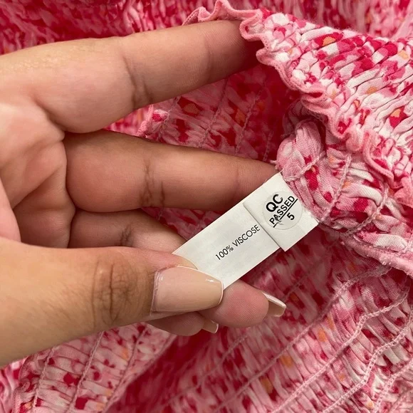 Poupette St Barth Ariel Smocked Off-the-Shoulder Crop Top Size S/M - Picture 4 of 5